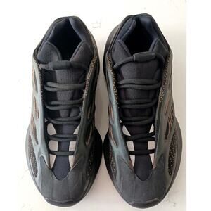 Adidas Yeezys Men's 700 V3's Clay Brown. Size 7 Men-8.5 W streetwear Athleisure